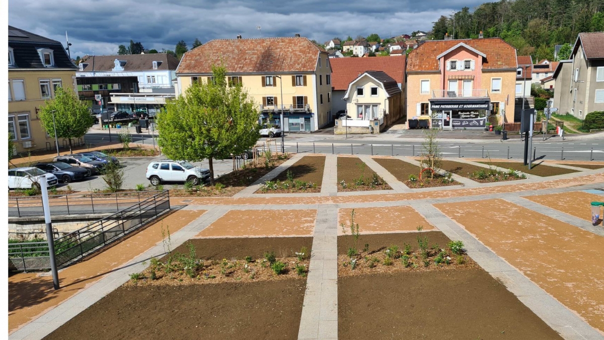 RENATURATION place du 8 mai
